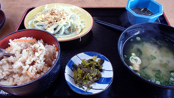 うにとサザエご飯セット